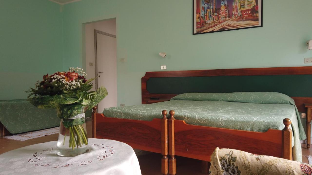 Hotel Cristina Verrayes Buitenkant foto